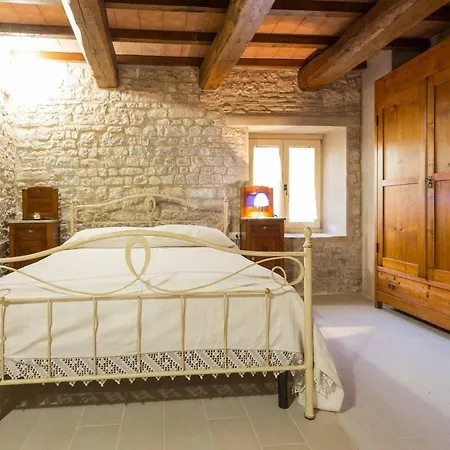 Costanzi: Beautiful Rural Apartment!