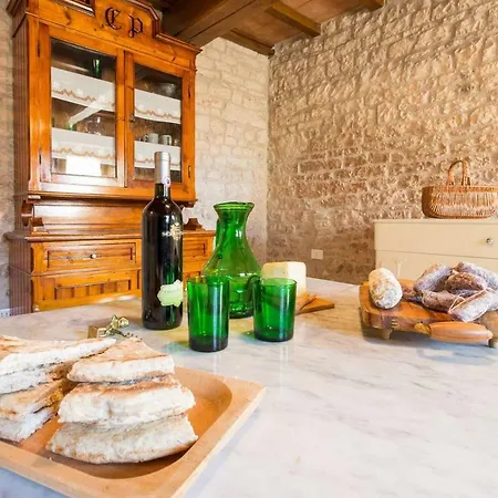 Costanzi: Beautiful Rural Apartment! *