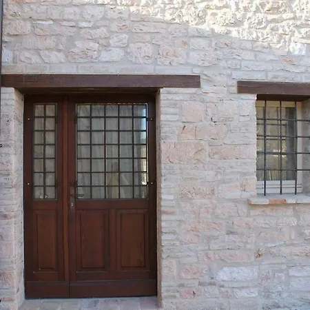 Costanzi: Beautiful Rural Apartment!