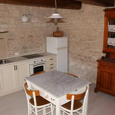Costanzi: Beautiful Rural Apartment! *